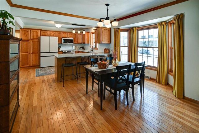 1275 McMahon Drive, Sun Prairie, WI 53590