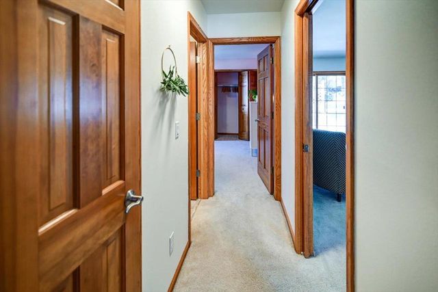 1275 McMahon Drive, Sun Prairie, WI 53590