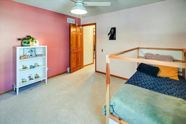 1275 McMahon Drive, Sun Prairie, WI 53590