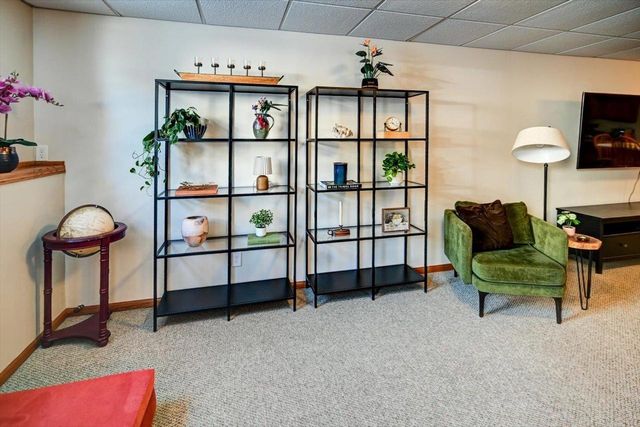 1275 McMahon Drive, Sun Prairie, WI 53590