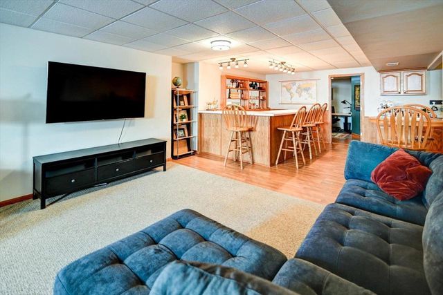 1275 McMahon Drive, Sun Prairie, WI 53590