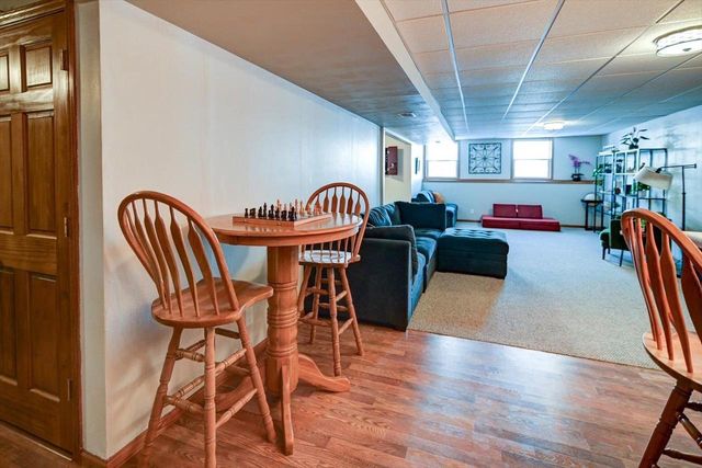 1275 McMahon Drive, Sun Prairie, WI 53590