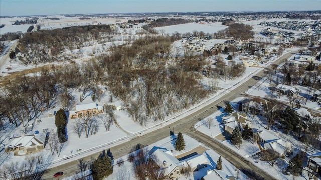 1275 McMahon Drive, Sun Prairie, WI 53590