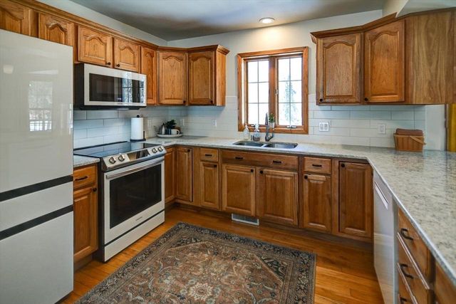 1275 McMahon Drive, Sun Prairie, WI 53590