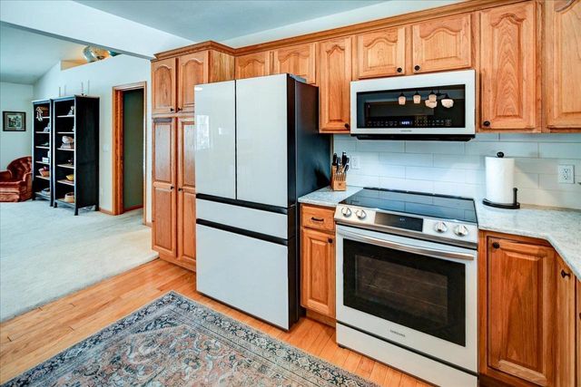 1275 McMahon Drive, Sun Prairie, WI 53590