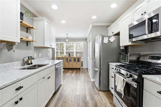 5076 Newpark NW Drive, Acworth, GA 30101