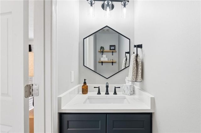 5076 Newpark NW Drive, Acworth, GA 30101