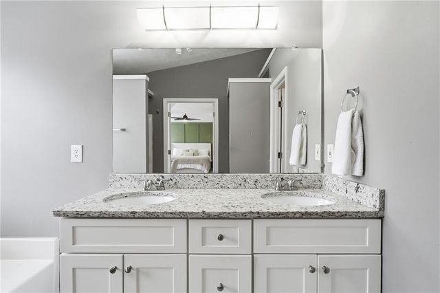 5076 Newpark NW Drive, Acworth, GA 30101