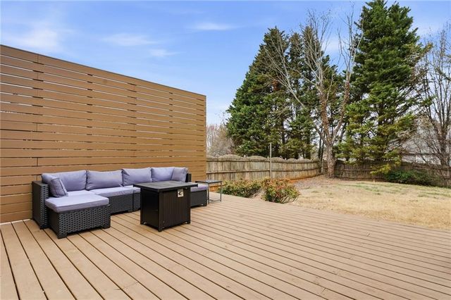 5076 Newpark NW Drive, Acworth, GA 30101