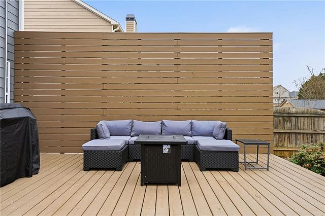 5076 Newpark NW Drive, Acworth, GA 30101