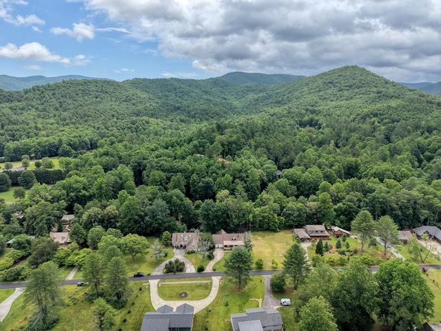 2187 Big Pine Drive, Hiawassee, GA 30546