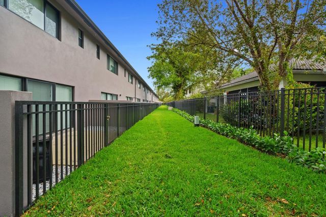 4315 NW 115th Avenue, Coral Springs, FL 33065