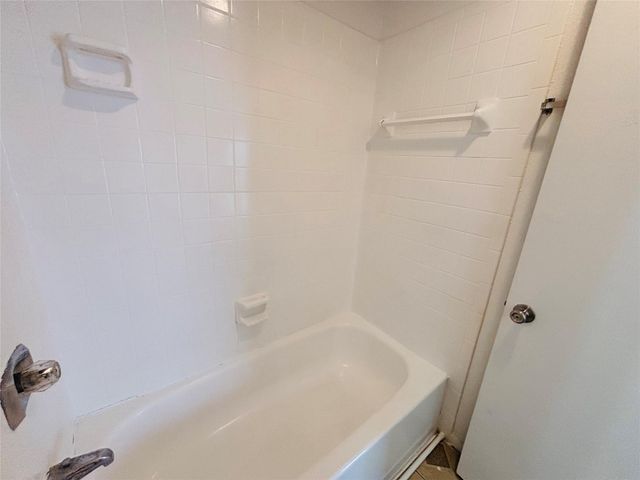 9201 Clarewood Drive 129, Houston, TX 77036