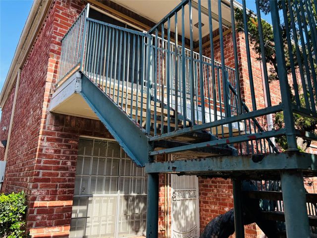 9201 Clarewood Drive 129, Houston, TX 77036