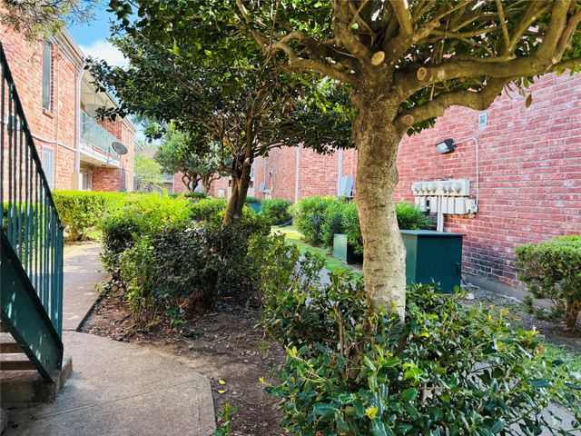 9201 Clarewood Drive 129, Houston, TX 77036