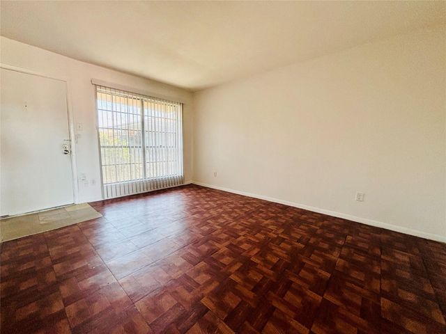 9201 Clarewood Drive 129, Houston, TX 77036