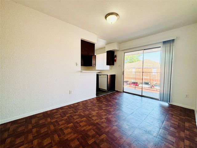 9201 Clarewood Drive 129, Houston, TX 77036