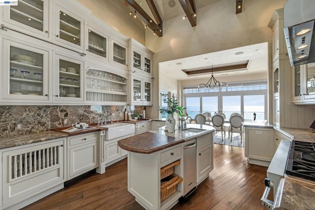 797 Las Olas Dr, Aptos, CA 95003
