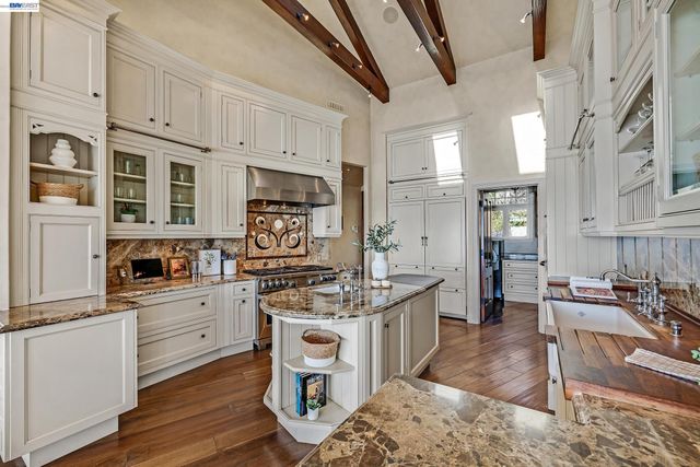 797 Las Olas Dr, Aptos, CA 95003