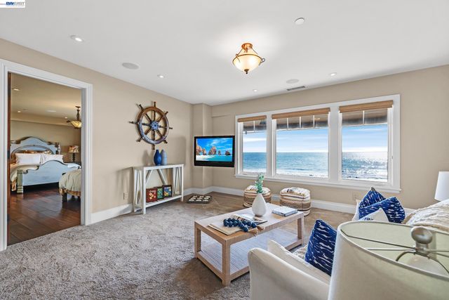 797 Las Olas Dr, Aptos, CA 95003