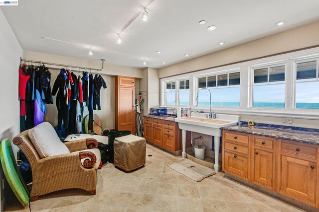 797 Las Olas Dr, Aptos, CA 95003