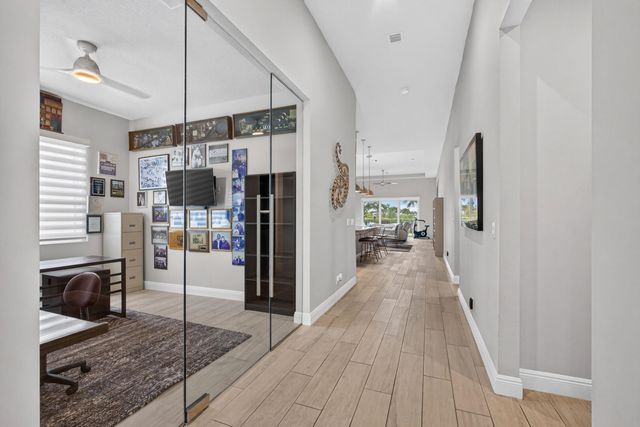 9945 Regency Way, Palm Beach Gardens, FL 33412