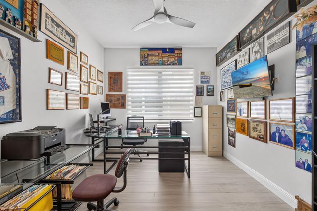 9945 Regency Way, Palm Beach Gardens, FL 33412