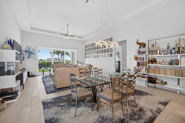 9945 Regency Way, Palm Beach Gardens, FL 33412