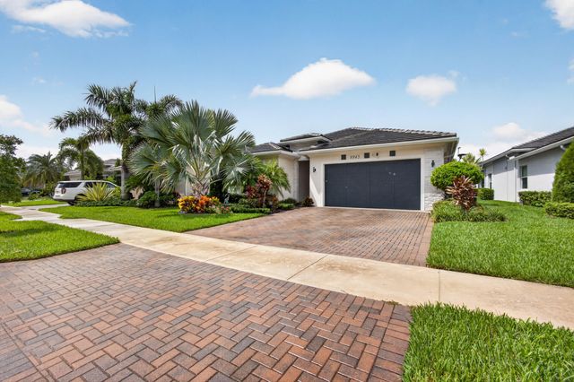 9945 Regency Way, Palm Beach Gardens, FL 33412