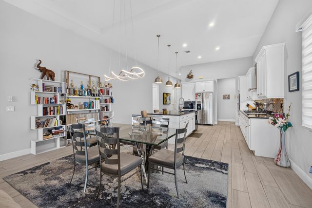 9945 Regency Way, Palm Beach Gardens, FL 33412