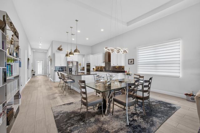 9945 Regency Way, Palm Beach Gardens, FL 33412
