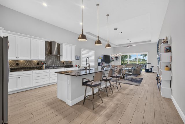 9945 Regency Way, Palm Beach Gardens, FL 33412