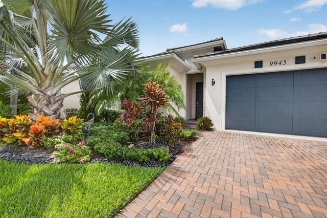 9945 Regency Way, Palm Beach Gardens, FL 33412