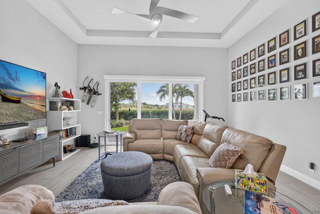 9945 Regency Way, Palm Beach Gardens, FL 33412
