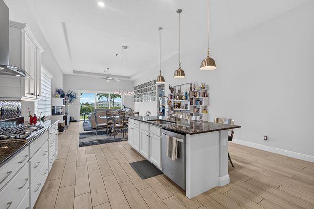 9945 Regency Way, Palm Beach Gardens, FL 33412