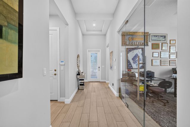 9945 Regency Way, Palm Beach Gardens, FL 33412