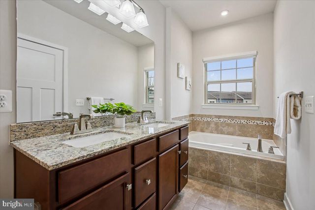 2105 HEMLOCK BAY RD, Dumfries, VA 22026