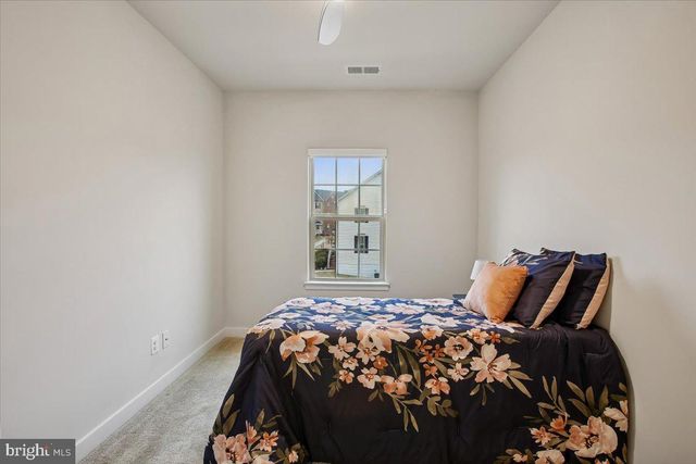 2105 HEMLOCK BAY RD, Dumfries, VA 22026