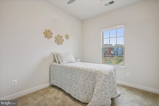 2105 HEMLOCK BAY RD, Dumfries, VA 22026