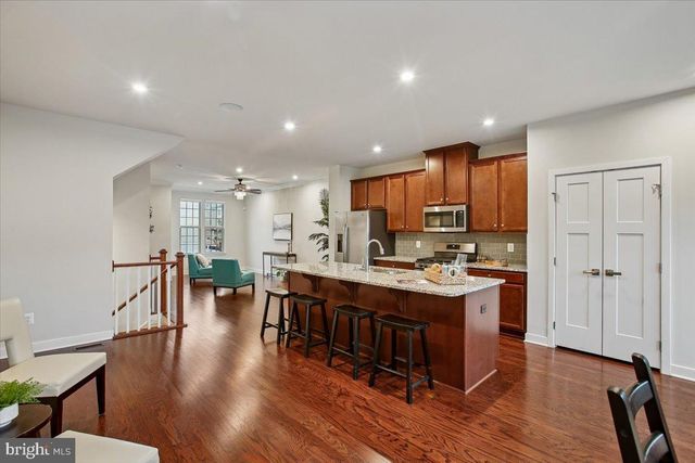 2105 HEMLOCK BAY RD, Dumfries, VA 22026