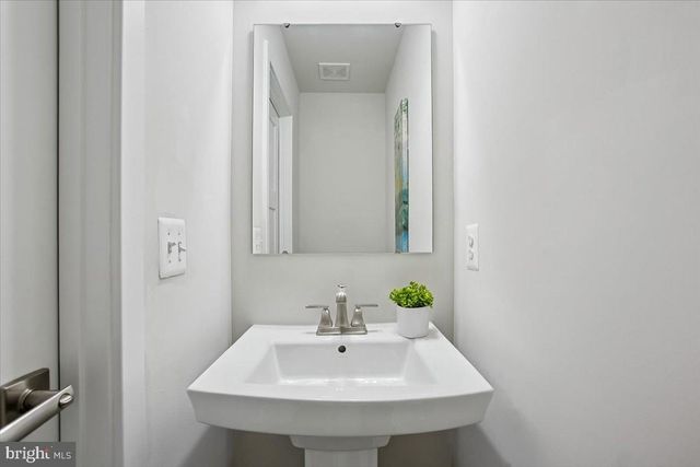 2105 HEMLOCK BAY RD, Dumfries, VA 22026