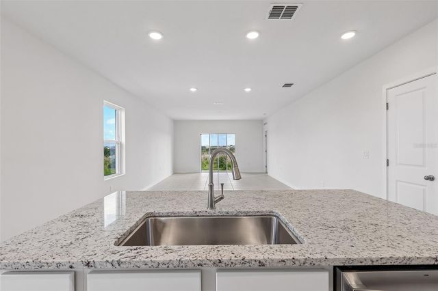 1976 DIAMOND HEAD CIRCLE, Haines City, FL 33844