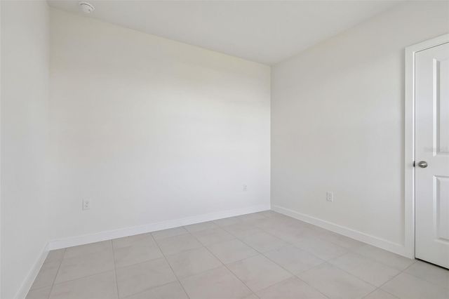 1976 DIAMOND HEAD CIRCLE, Haines City, FL 33844