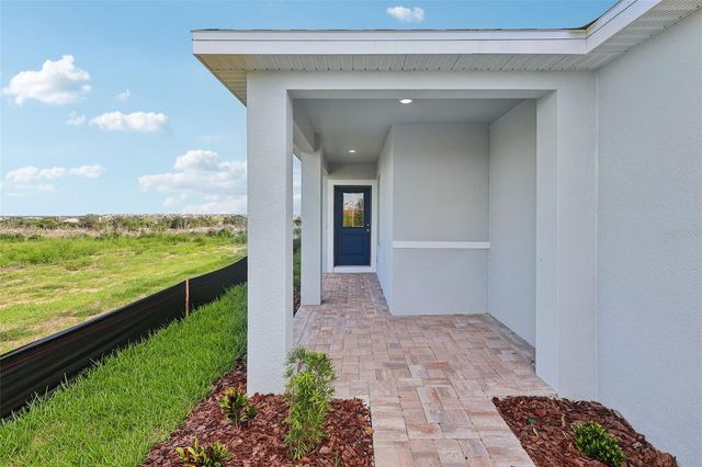 1976 DIAMOND HEAD CIRCLE, Haines City, FL 33844