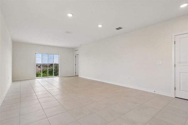 1976 DIAMOND HEAD CIRCLE, Haines City, FL 33844