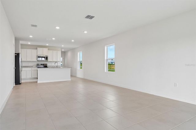 1976 DIAMOND HEAD CIRCLE, Haines City, FL 33844