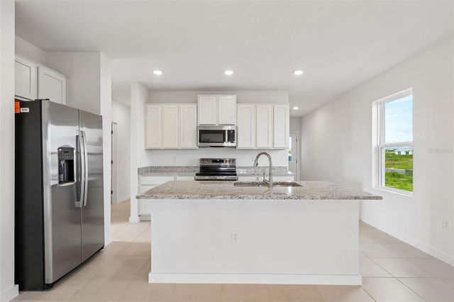 1976 DIAMOND HEAD CIRCLE, Haines City, FL 33844