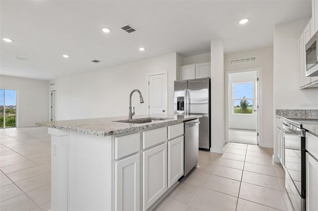 1976 DIAMOND HEAD CIRCLE, Haines City, FL 33844