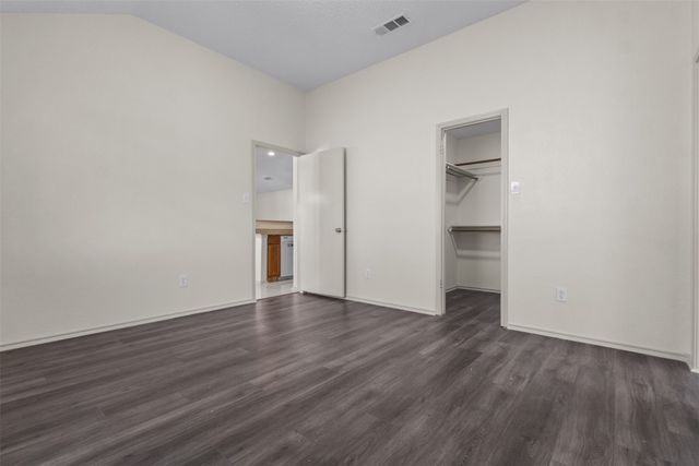 812 Bentle Street, Cedar Hill, TX 75104