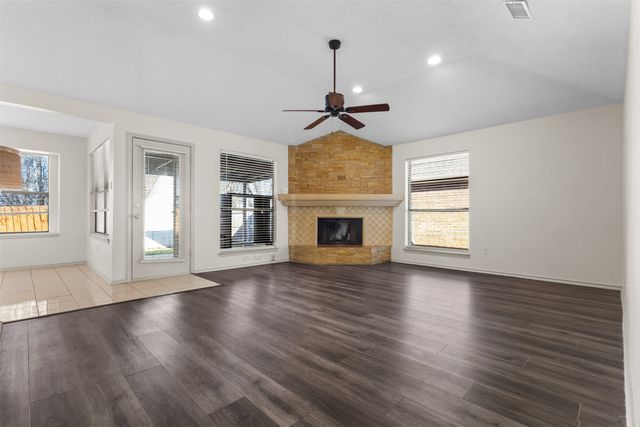 812 Bentle Street, Cedar Hill, TX 75104